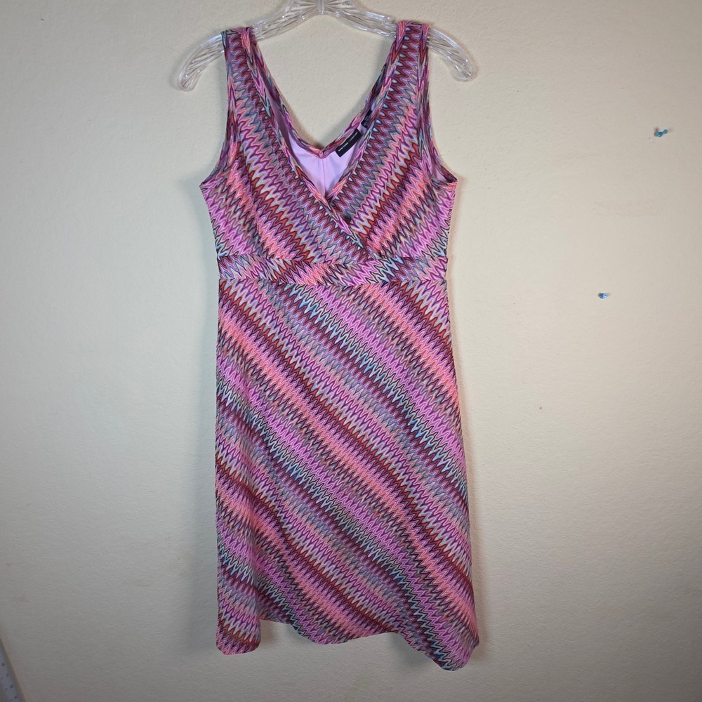 New York & Company Pink Chevron Zig Zag Knit V-Neck Sleeveless Dress Medium